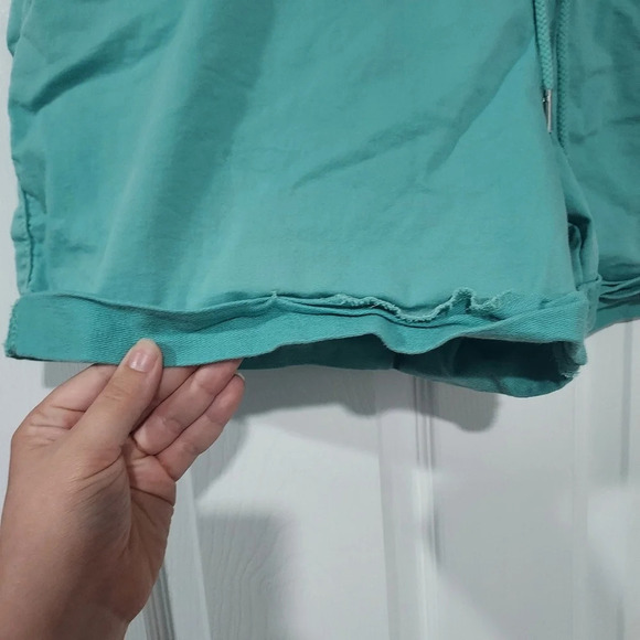 Time and Tru Mint Green Pull On Knit Cuffed Shorts in SIze XXL (20) - Picture 5 of 11
